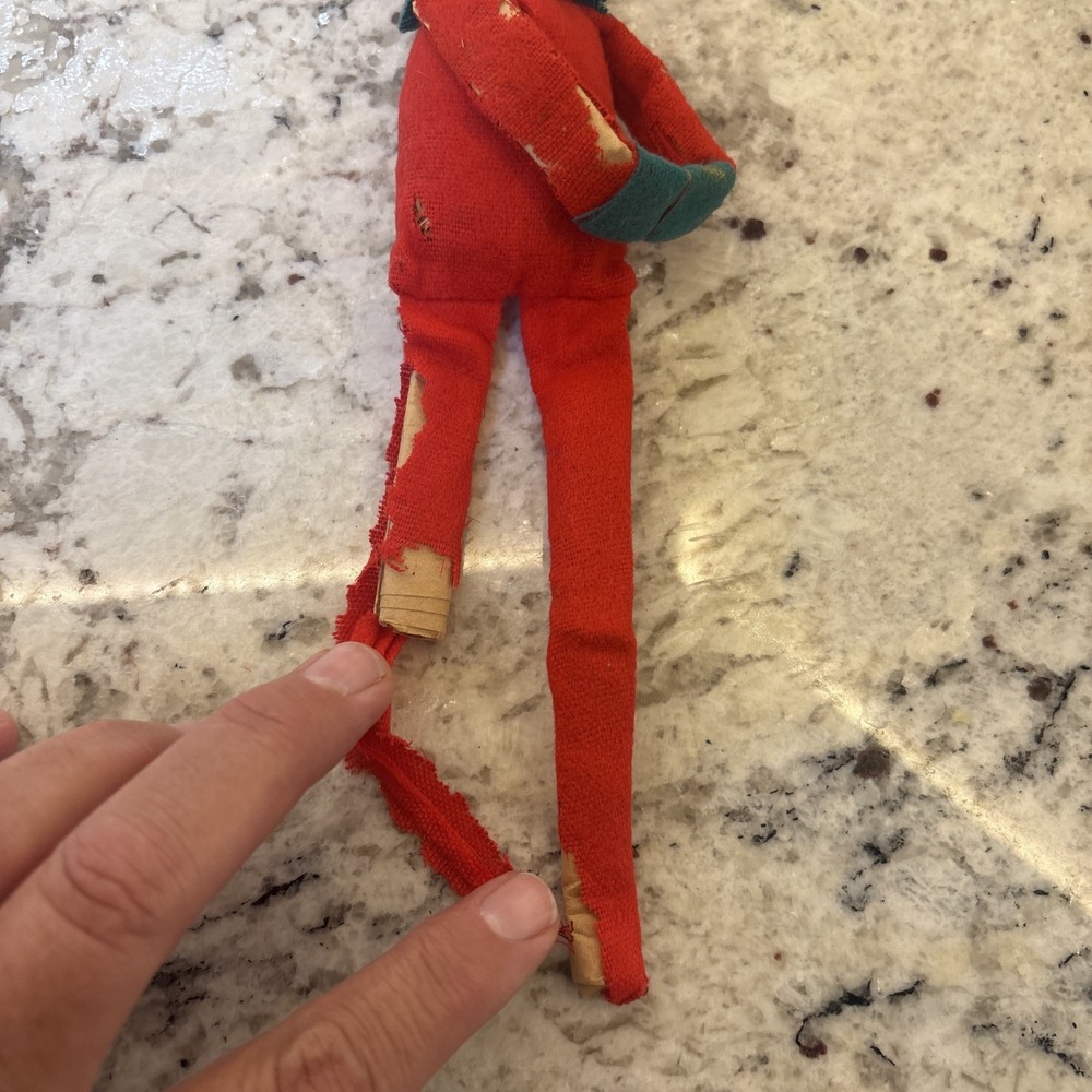 Vintage 2 Knee Huggers Elf Pixie Shelf Sitter Green Red Christmas Japan Damage - Picture 7 of 16